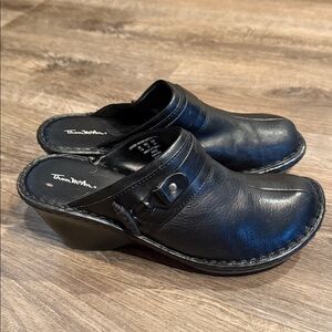 Thom McAn Davona Black Leather Mule Clog Wedges Size 7